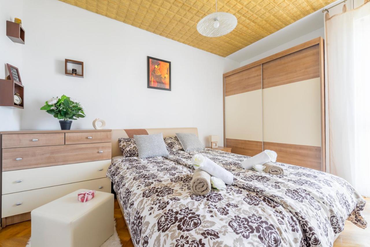 Adventure Apartment 75M2 Close To The Center Split Exterior photo