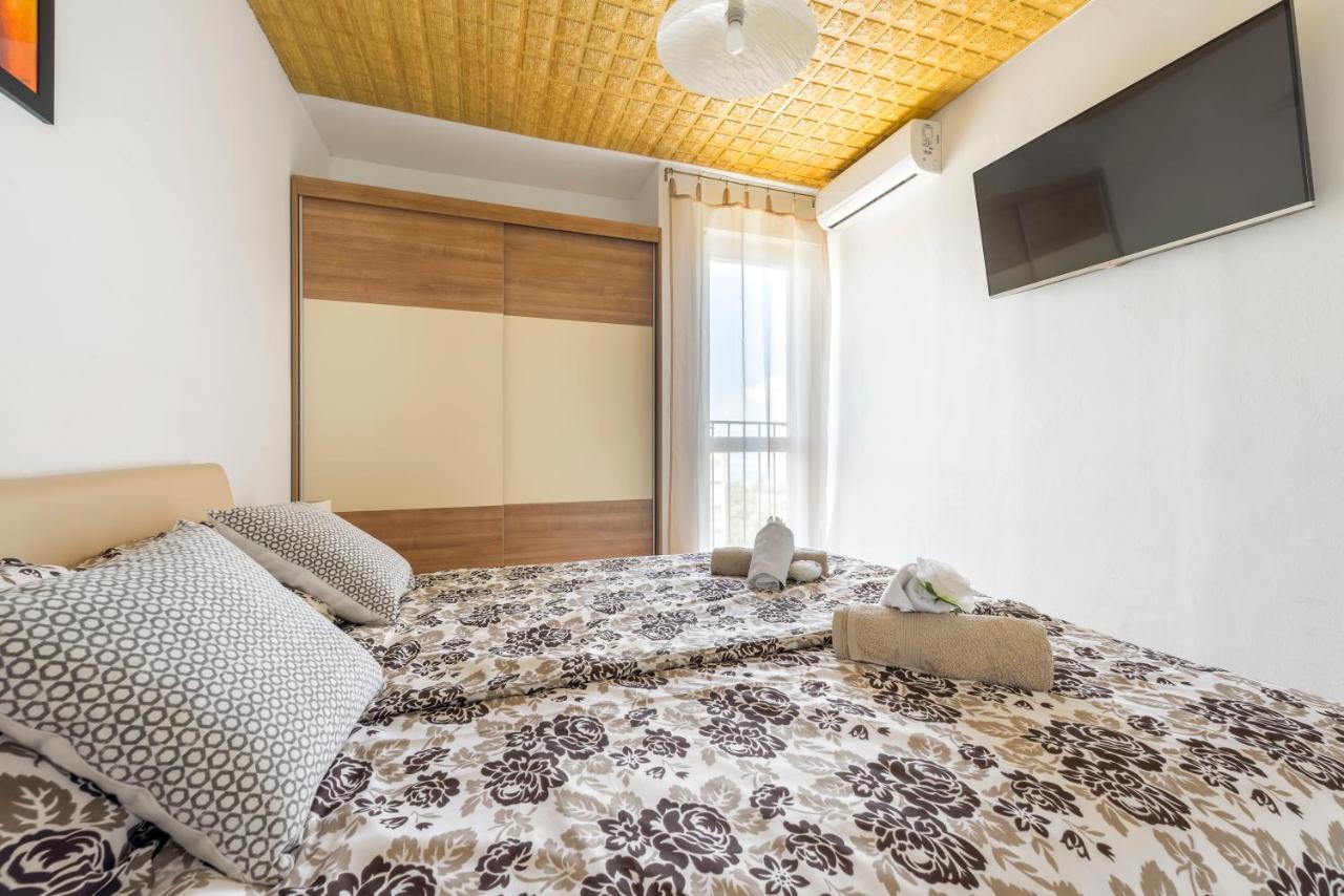 Adventure Apartment 75M2 Close To The Center Split Exterior photo